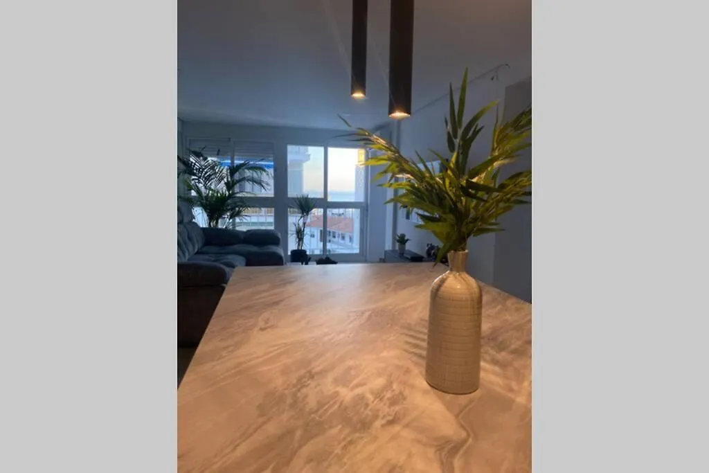 公寓 Precioso Apartamento A Estrenar En Centro De 内尔哈
