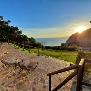 https://villa-bella-sirena.hotelsinnerja.org